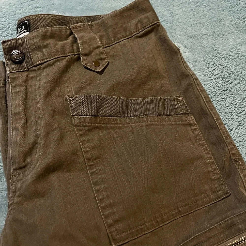 Columbia women’s hiking/camping pants. Womens size 6. - Picture 7 of 8
